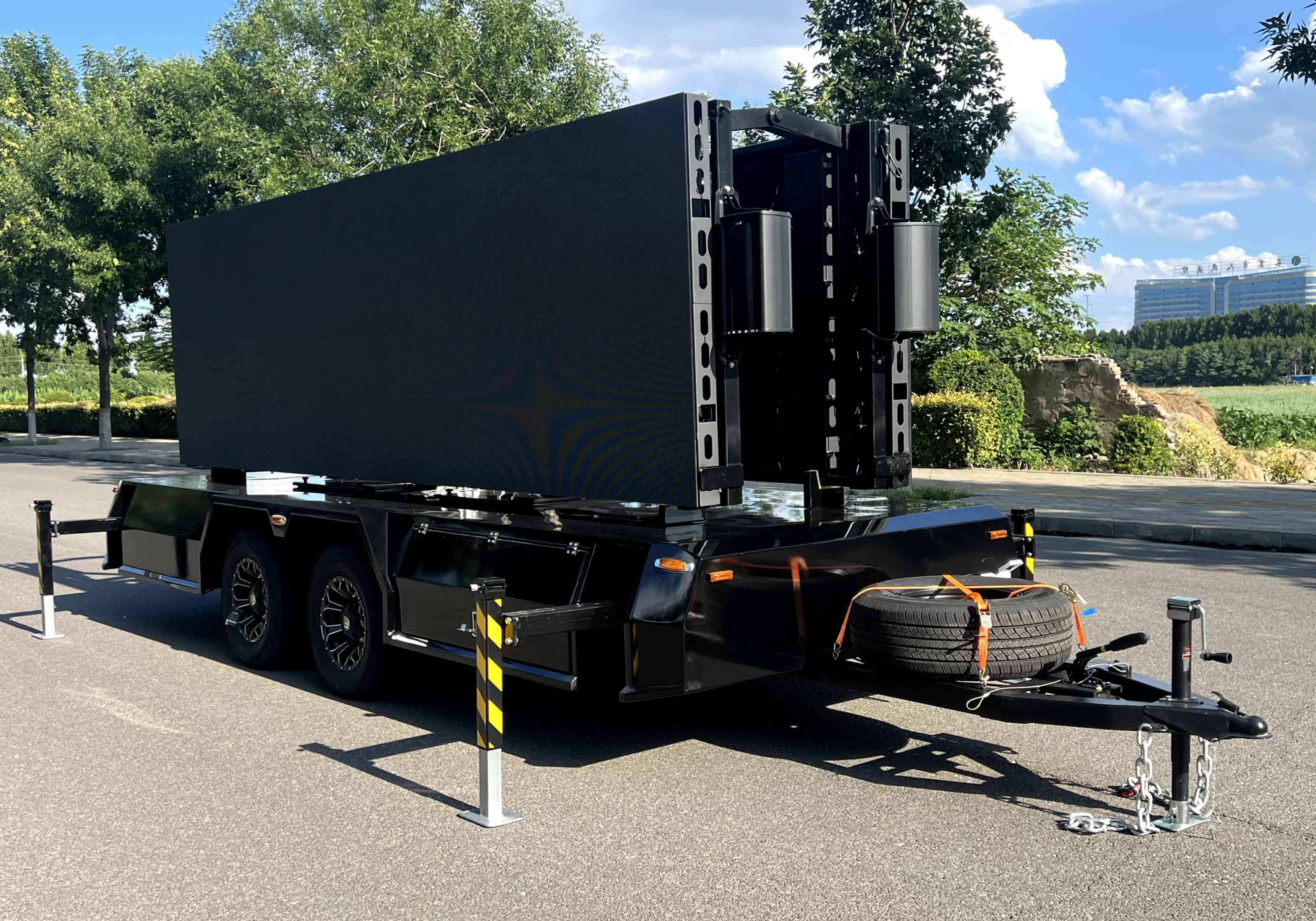 MB-15 LED Trailer