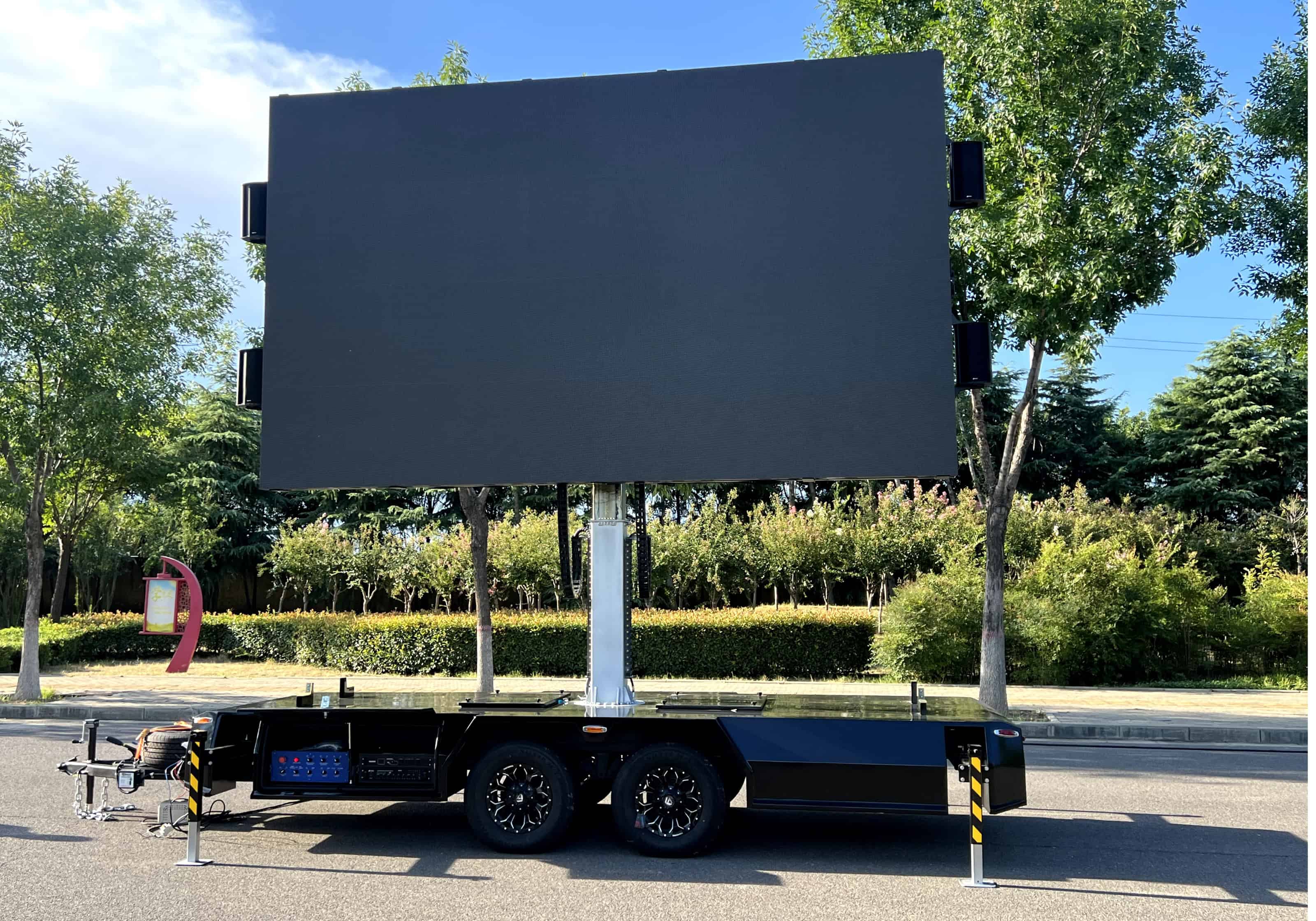 MB-15 LED Trailer