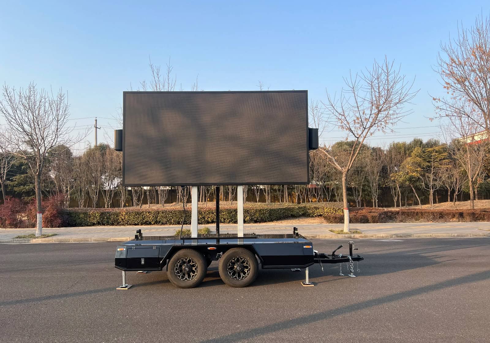 MB-7D LED Trailer