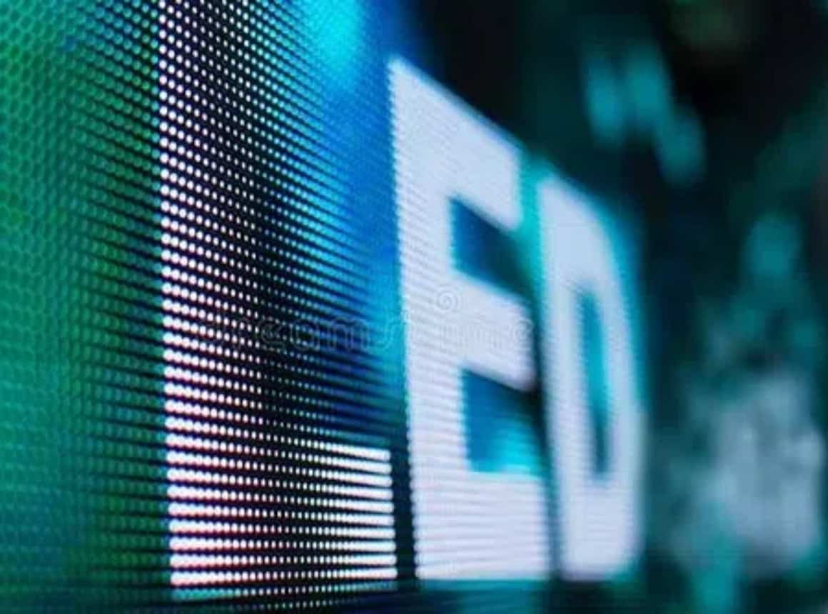 DIP VS SMD LED display